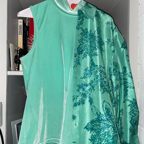 Peacock and floral 2 piece silk and velvet top set - Picture 6 of 10